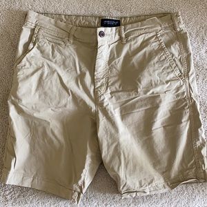 Men’s American Eagle Khaki Shorts
